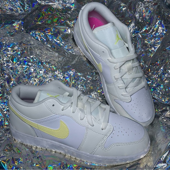 NEW IN BOX Air Jordan 1 Low | Laser Orange White | Size: 7Y - Picture 7 of 10